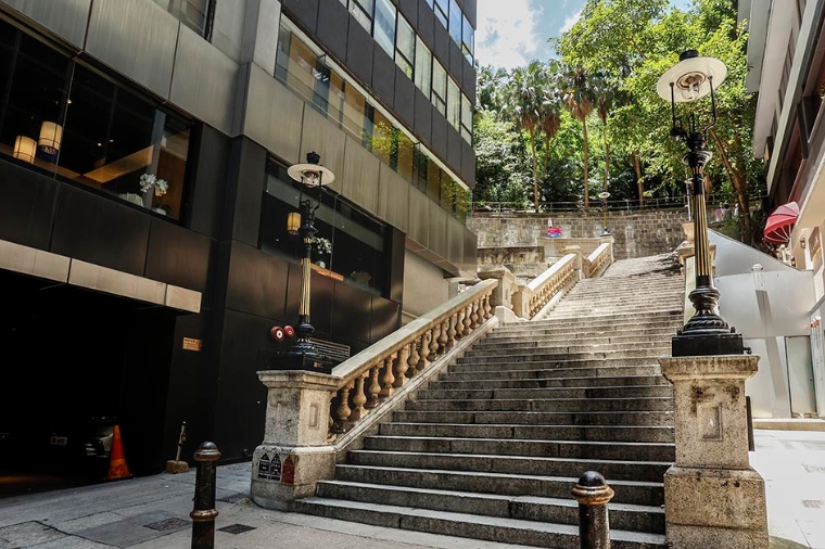 香港爹都利街石階及煤氣燈